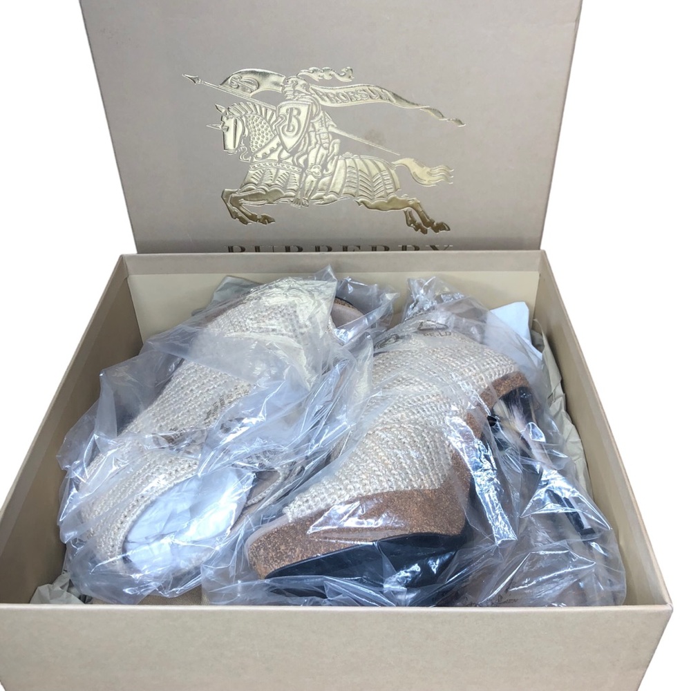 Burberry English Icons Darfield Peep Toe Desert Boot Heels Size 5 EU 35✨ - Picture 3 of 16